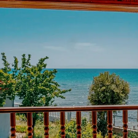 Dolphin Paradise Case de vacanță